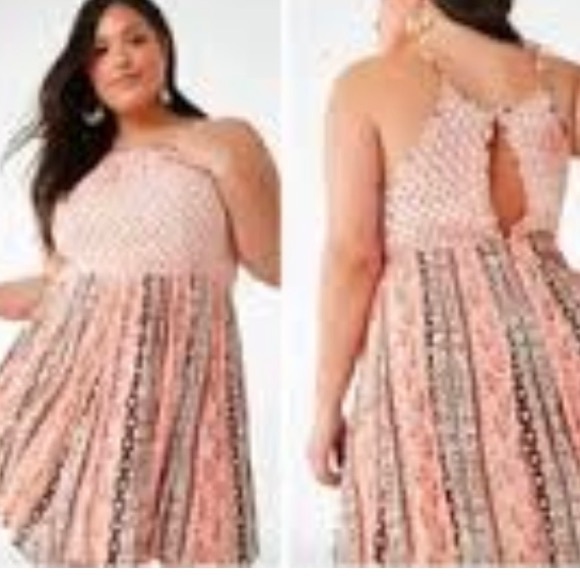 🔥FREE W/PURCHASE Forever 21+ Bandanna Cami Dress - Picture 2 of 11